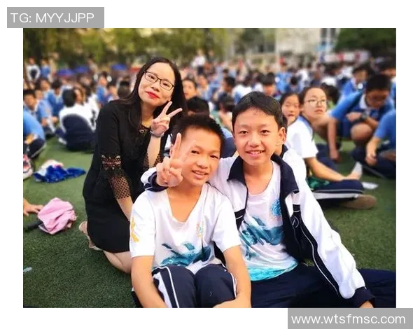 足球金杯曲的旋律与激情交织下的梦想与荣耀之旅